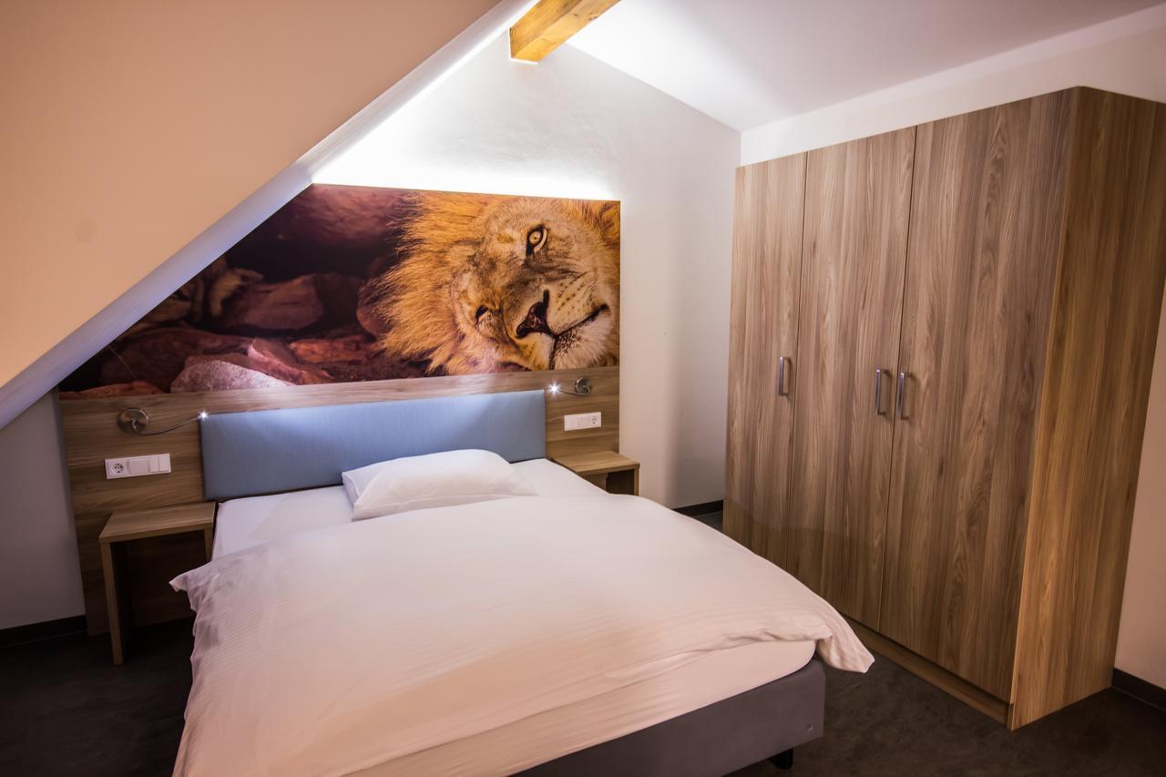 נויטראובלינג Hotel7Continents מראה חיצוני תמונה